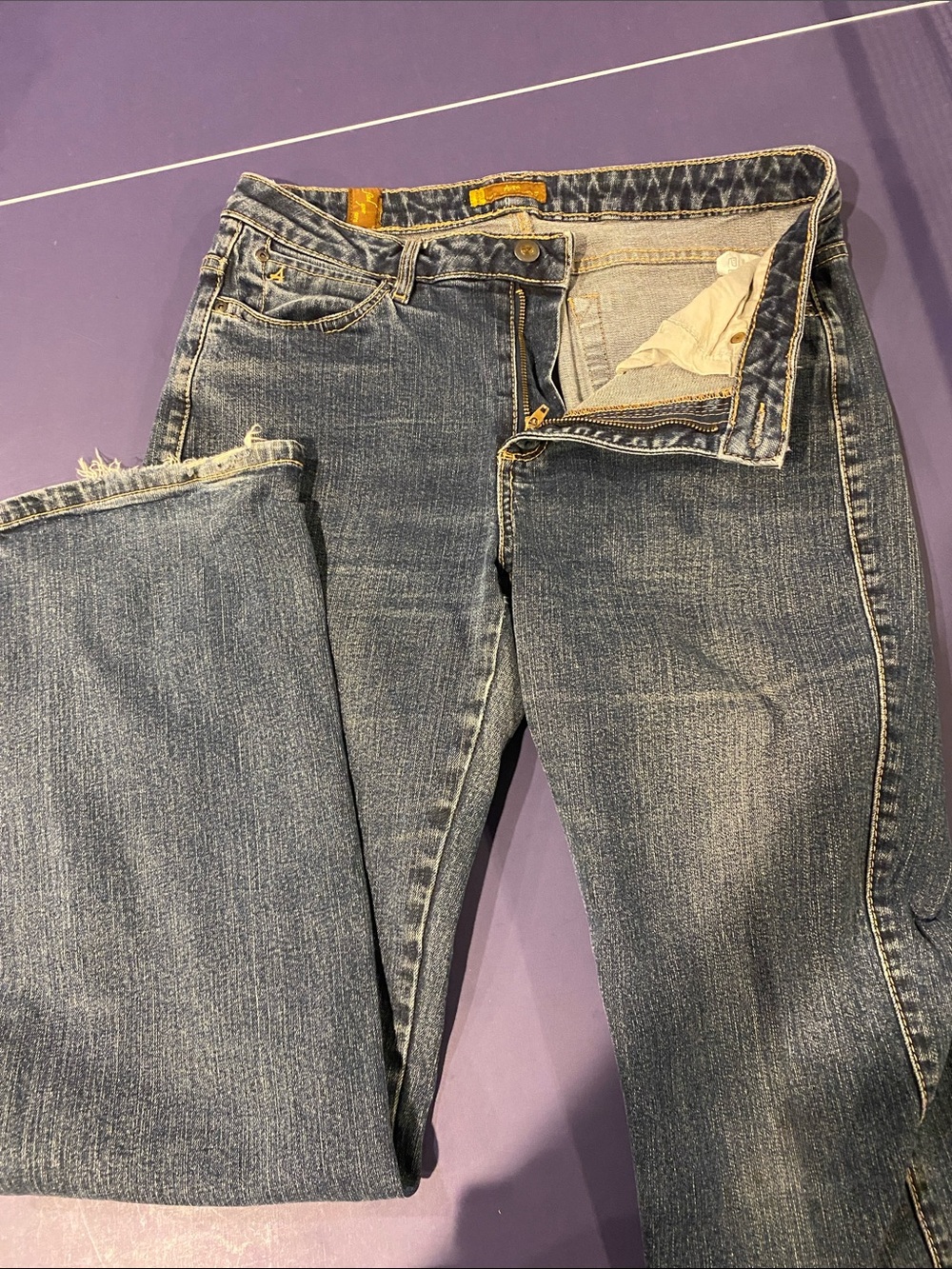 Aura Classic Straight-Leg Jeans in Medium Blue